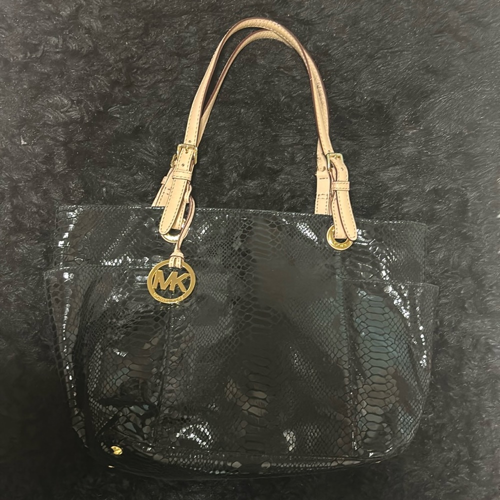 Michael kors black genuine leather bag ❤️